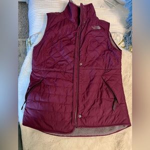 Womens size small Northface Sherpa vest